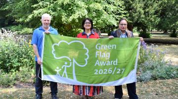 Cllr Tahmina Saleem, Cllr Javeria Hussain and Rick Donnelly (Parks Operation Manager) with Green Flag Award