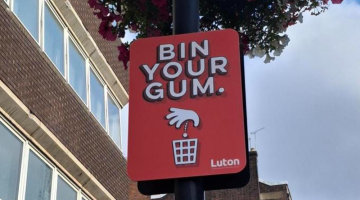 'Bin your gum' sign in Luton Town Centre